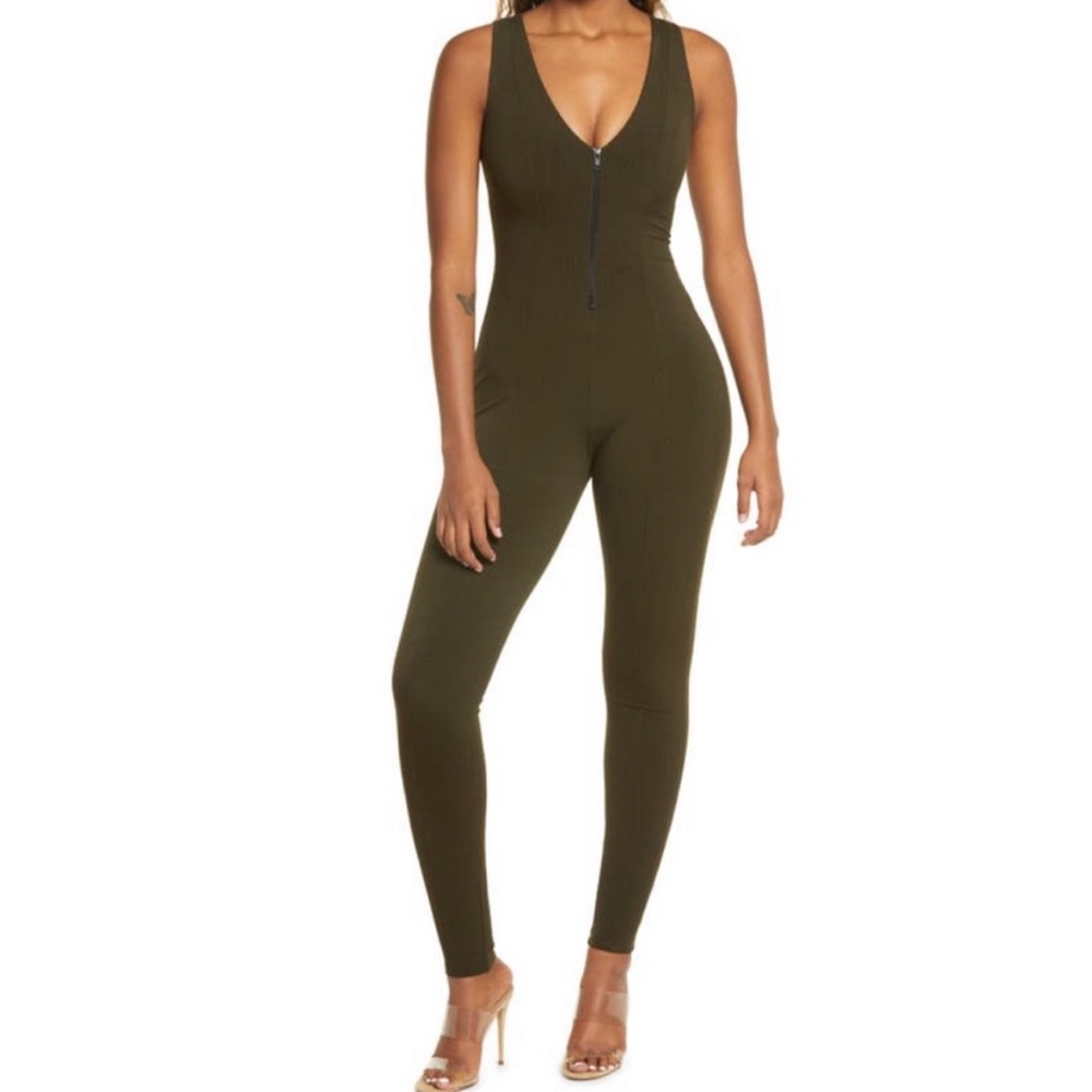NWOT Naked Wardrobe Zipped Up Snatched Green Sleeveless V-Neck Jumpsuit XS